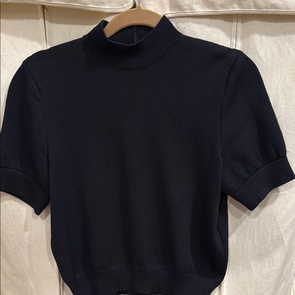 Classic St John Black Women's Top - Picture 2 of 6